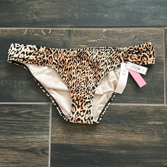Bottom only 💖Victoria’s Secret Bikini - Picture 1 of 9